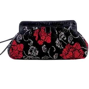 Vera Bradley Clutch 🌹